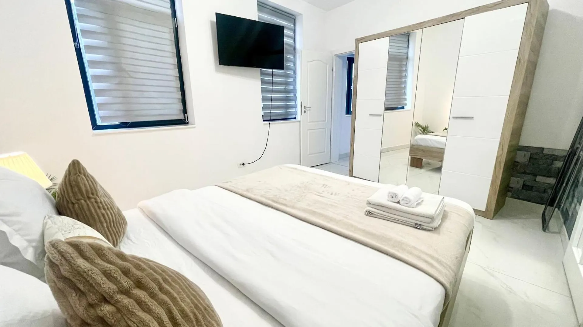 Bliss 2 Apartment Bucharest Romania